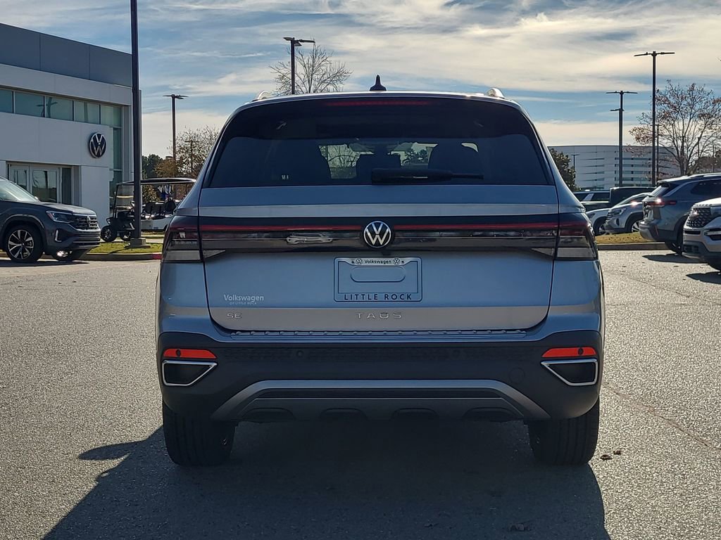 New 2026 Volkswagen Taos SE image 4