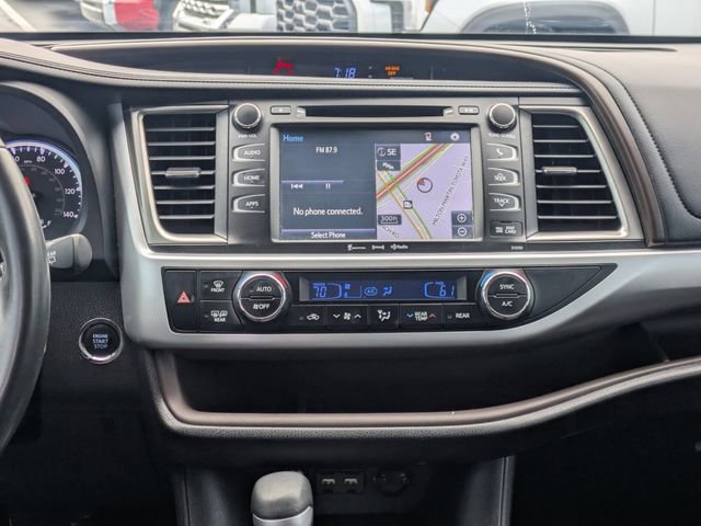 Used 2019 Toyota Highlander XLE image 19