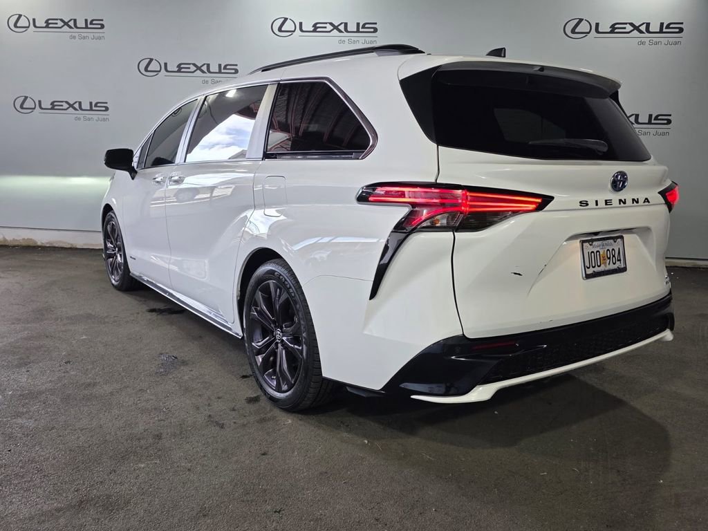 Used 2021 Toyota Sienna XSE image 8