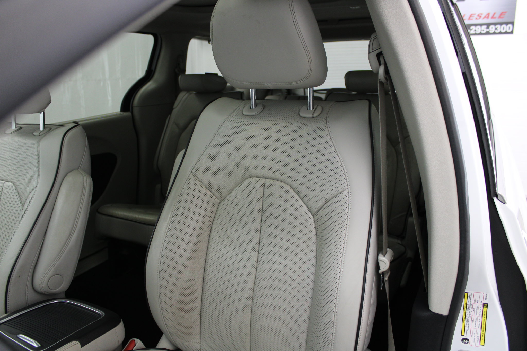 Used 2021 Chrysler Pacifica Limited w/ Premium & Safety Sphere Group AWD/4WD image 17