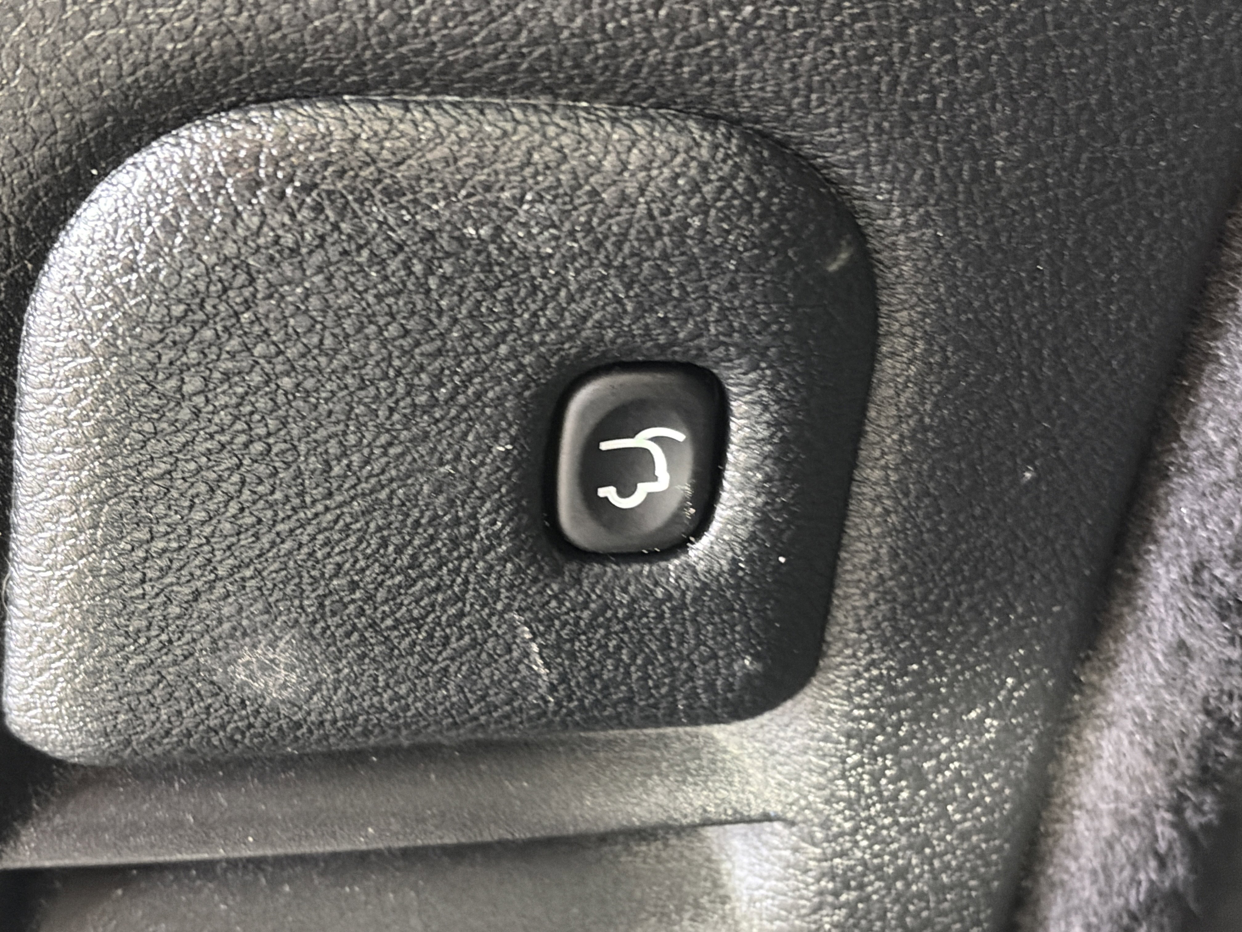 Used 2023 Dodge Durango GT image 16