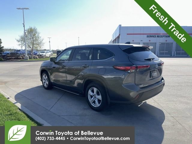 Used 2023 Toyota Highlander LE image 6