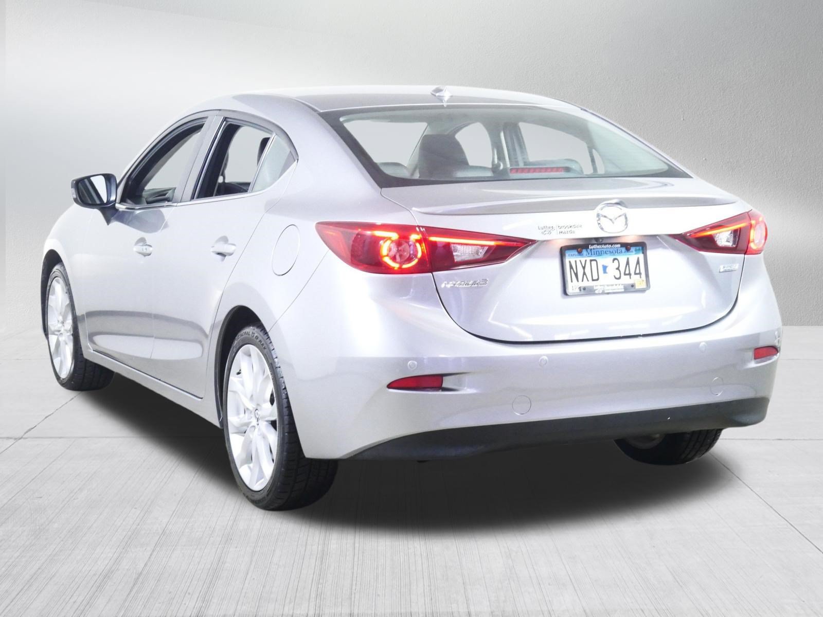 Used 2016 MAZDA MAZDA3 s Grand Touring w/ Technology Package FWD image 5