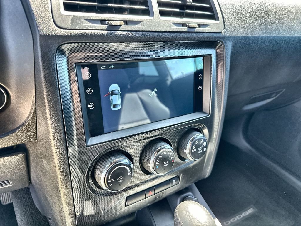 Used 2014 Dodge Challenger SXT image 28