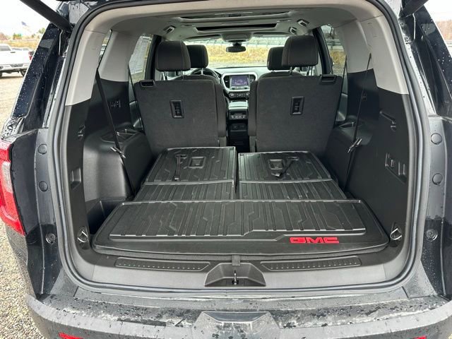 Used 2023 GMC Acadia SLE w/ Driver Convenience Package image 14