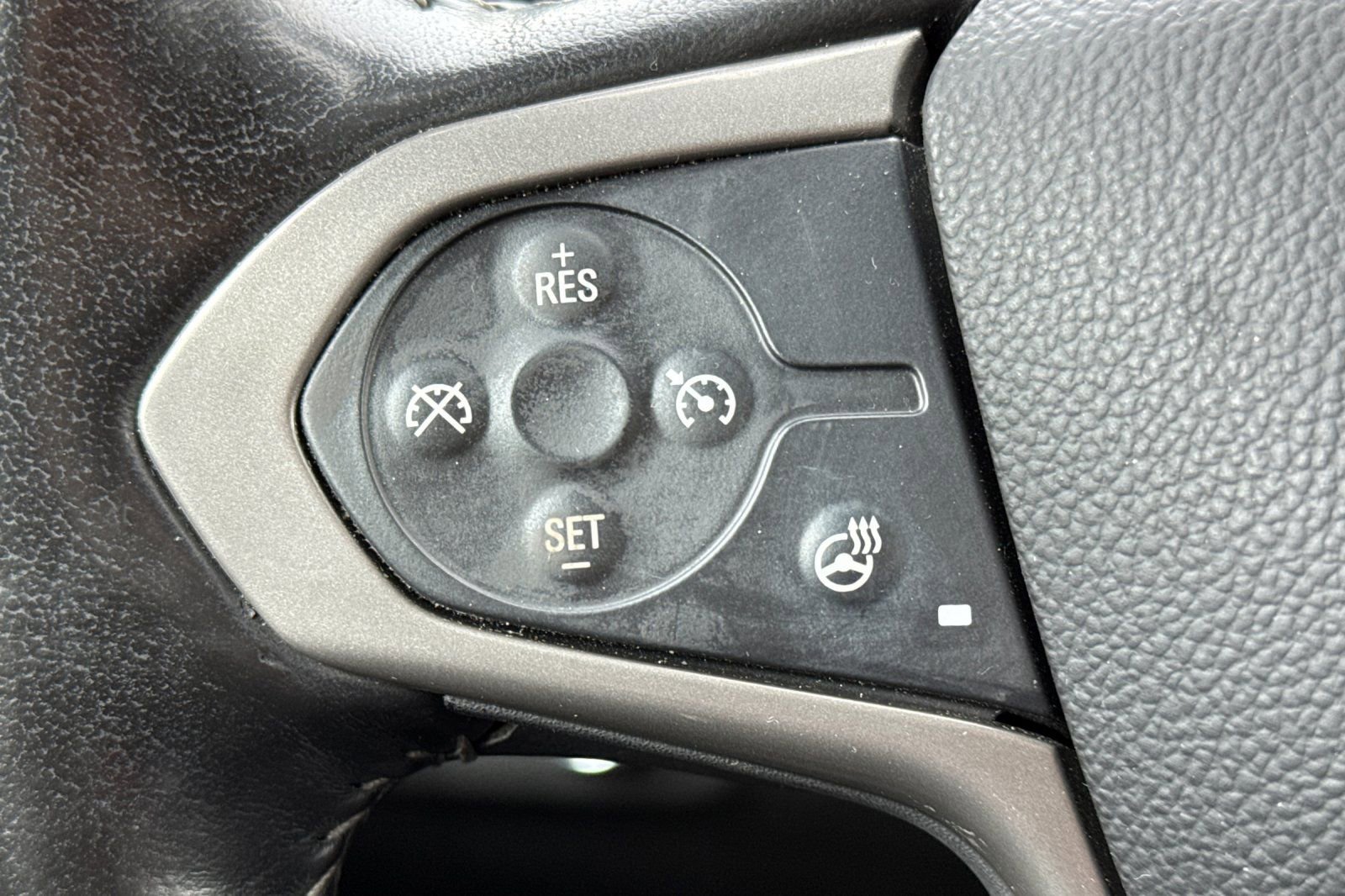 Used 2022 Chevrolet Colorado Z71 AWD/4WD image 23