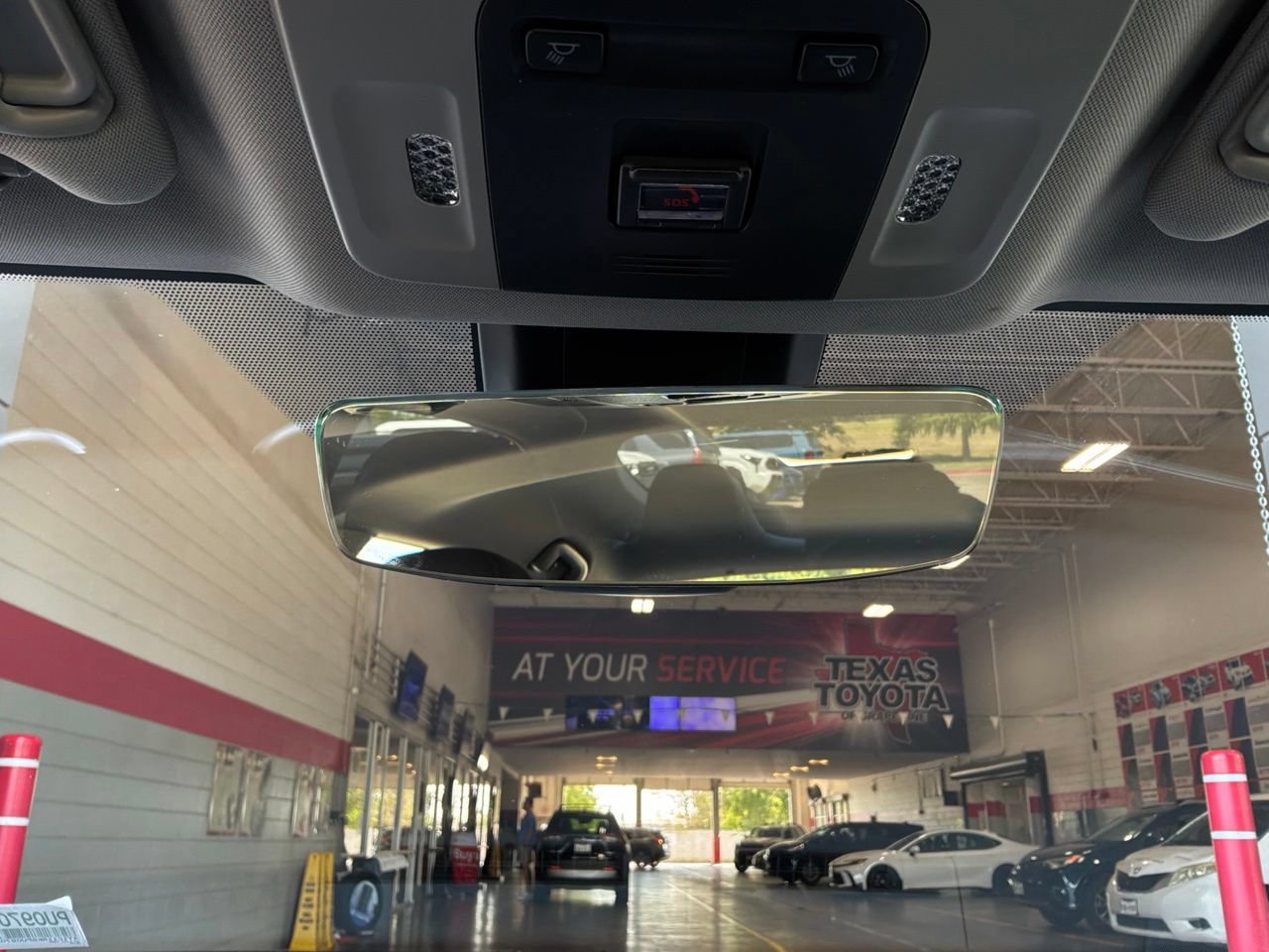 Used 2023 Toyota Camry LE FWD image 19