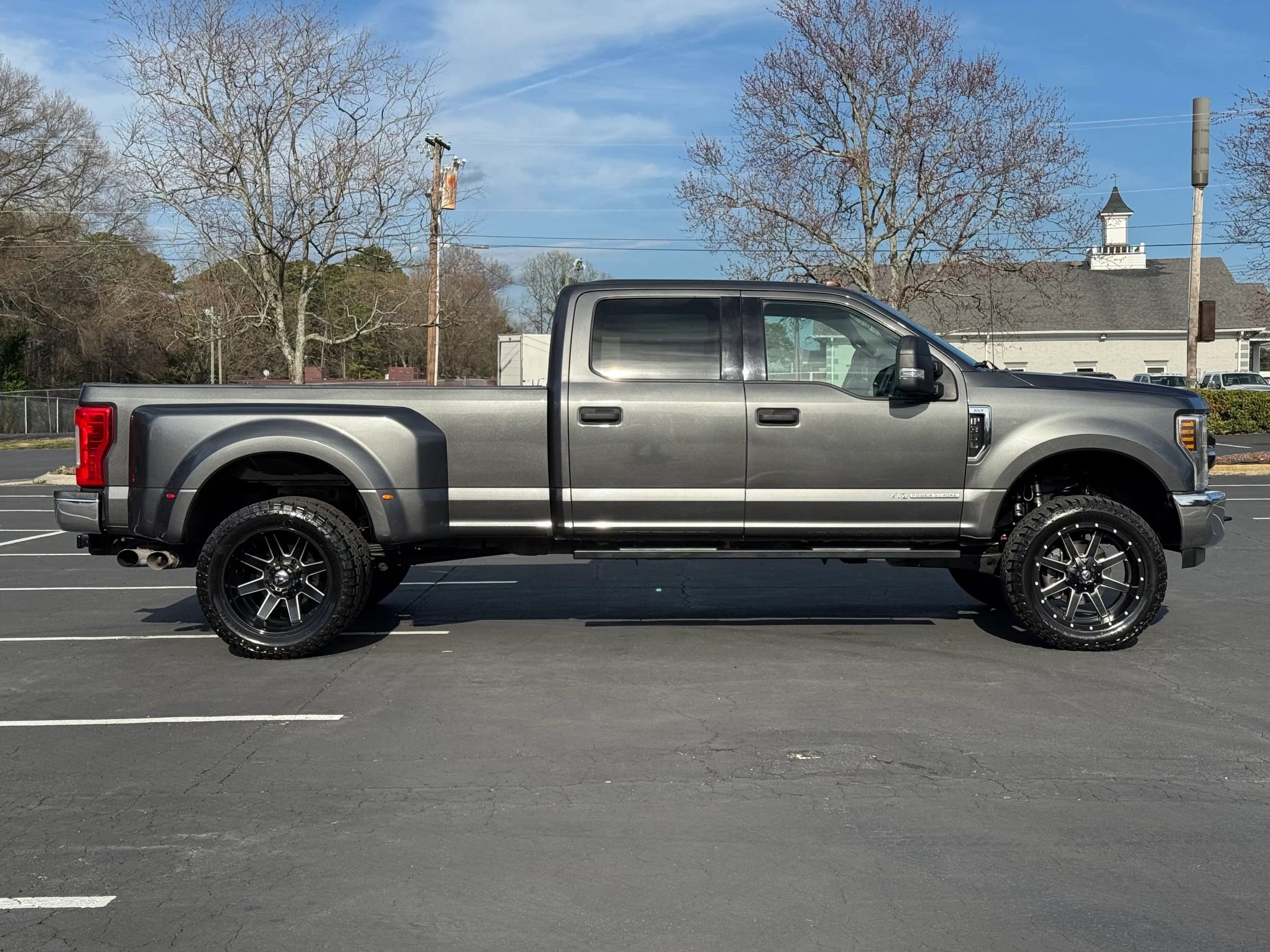 Used 2019 Ford F350 XLT image 5