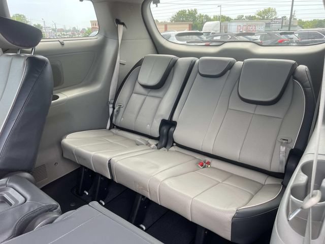 Used 2016 Kia Sedona EX FWD image 18
