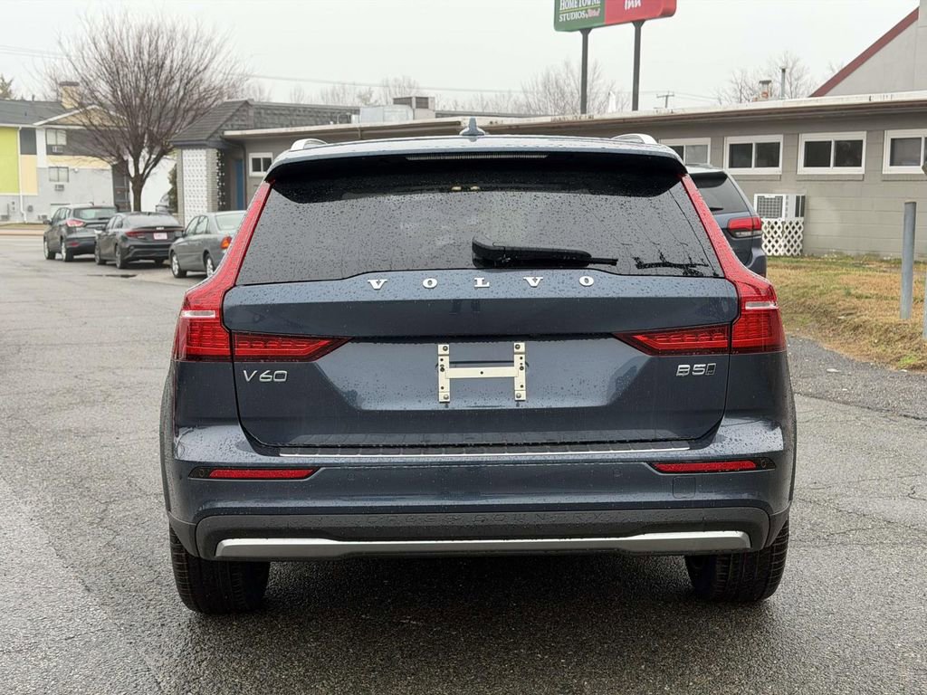 New 2026 Volvo V60 B5 Cross Country Plus w/ Protection Package Premier image 20