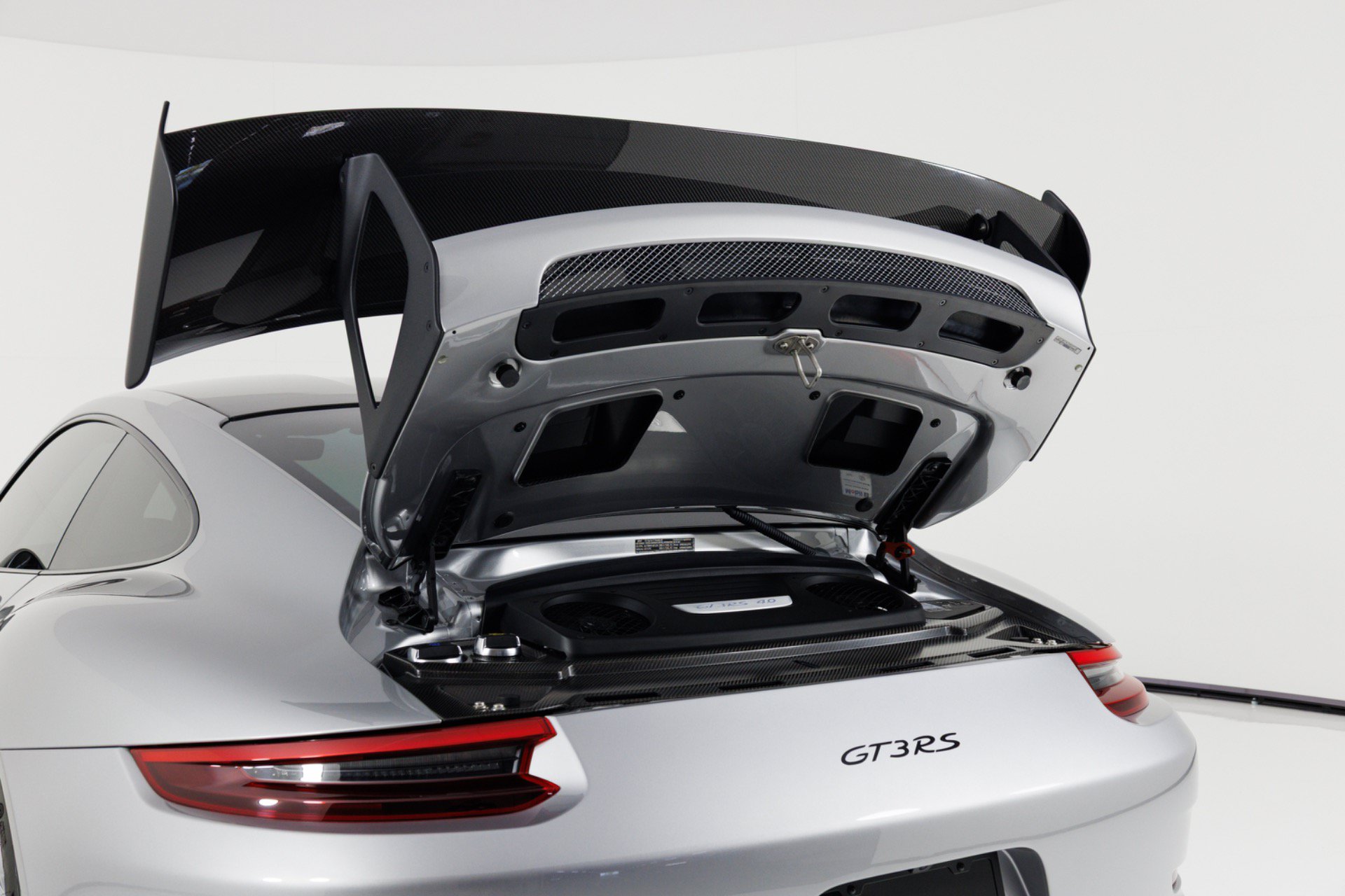 Used 2019 Porsche 911 GT3 RS RWD image 46