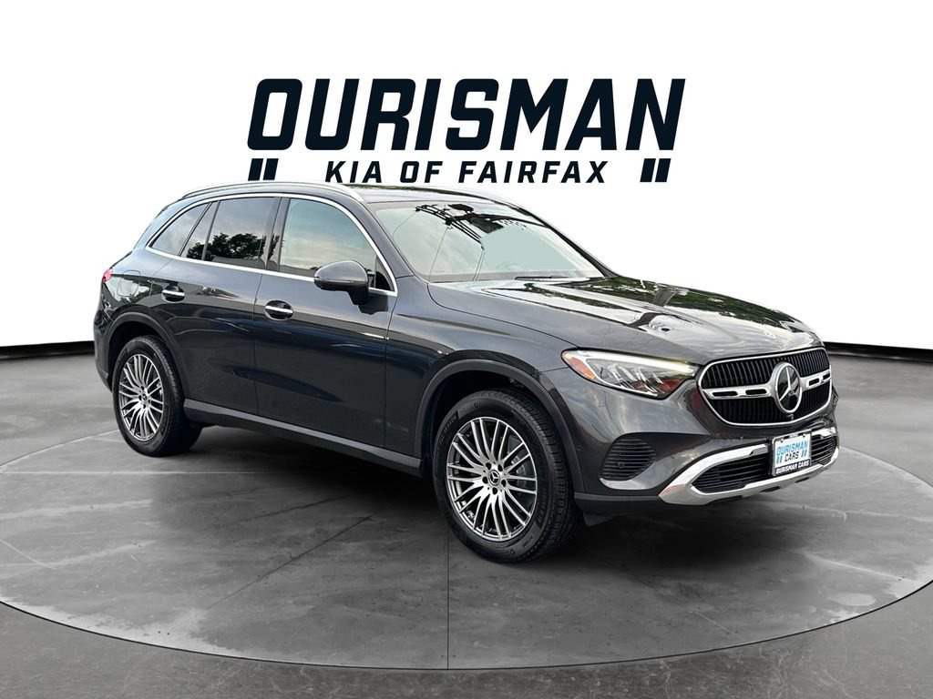 Used 2025 Mercedes-Benz GLC 300 4MATIC image 1