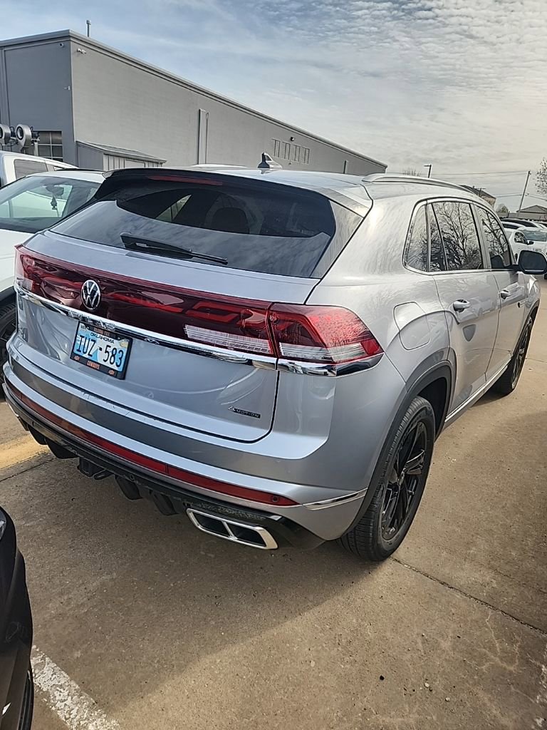 Used 2024 Volkswagen Atlas Cross Sport SEL R-Line image 14