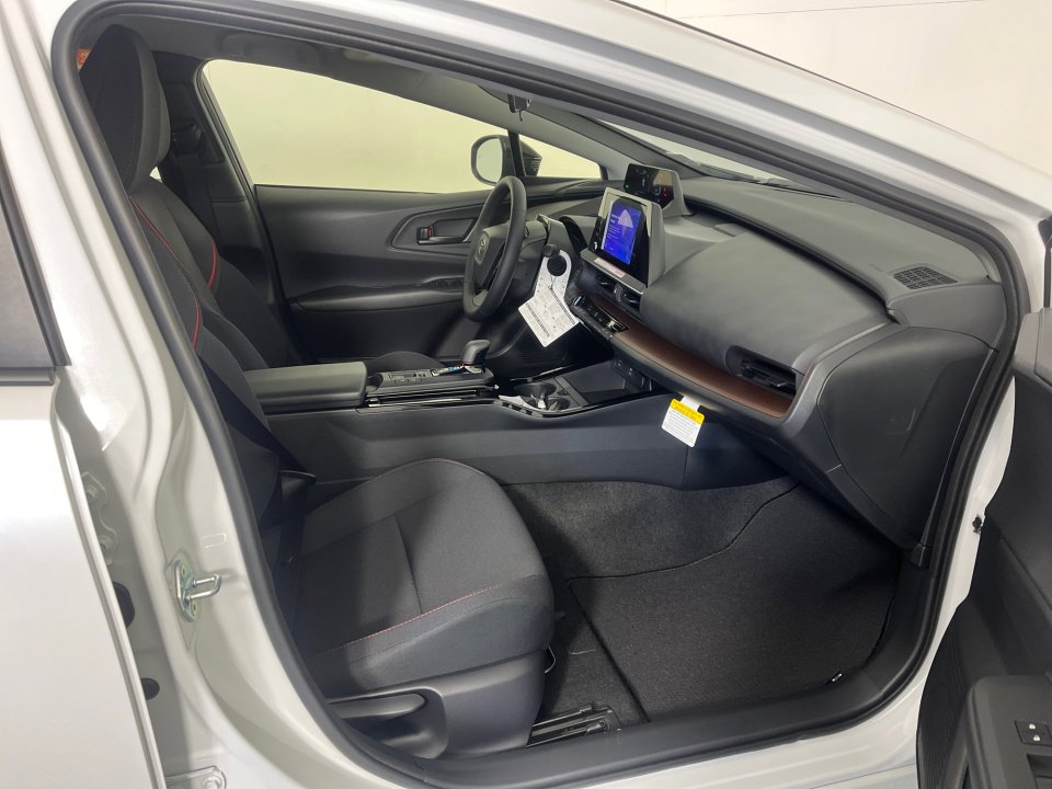 New 2026 Toyota Prius Plug-In Hybrid image 25