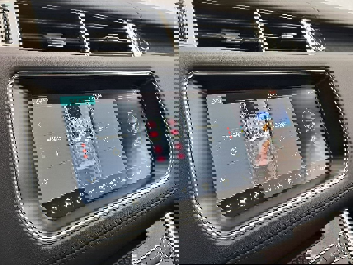 Used 2017 Land Rover Range Rover Sport SVR AWD/4WD image 32