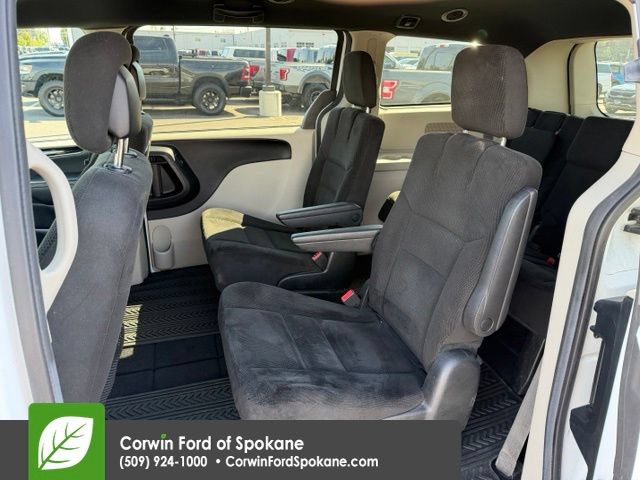 Used 2016 Dodge Grand Caravan SE FWD image 11