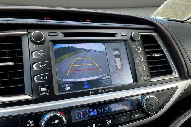 Used 2018 Toyota Highlander Limited Platinum AWD/4WD image 16