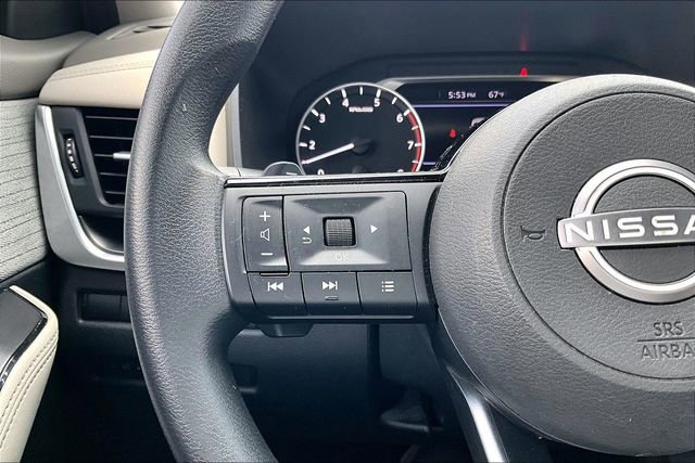 Used 2023 Nissan Rogue SV image 10