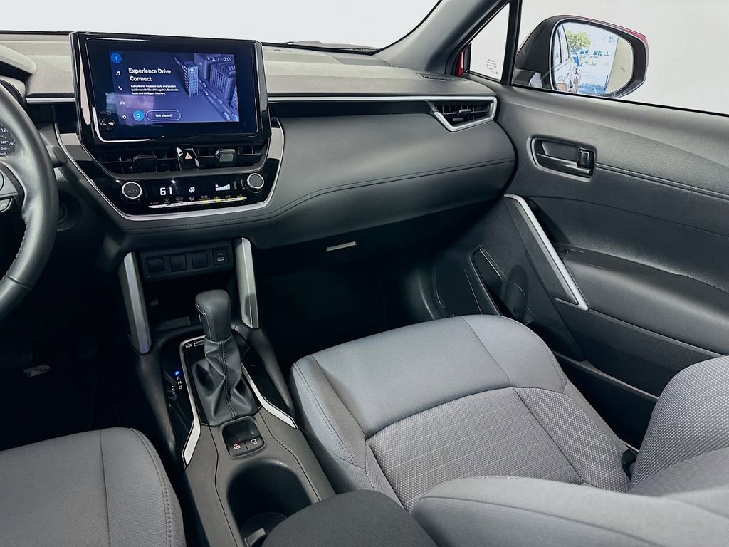 Used 2024 Toyota Corolla Cross SE image 23
