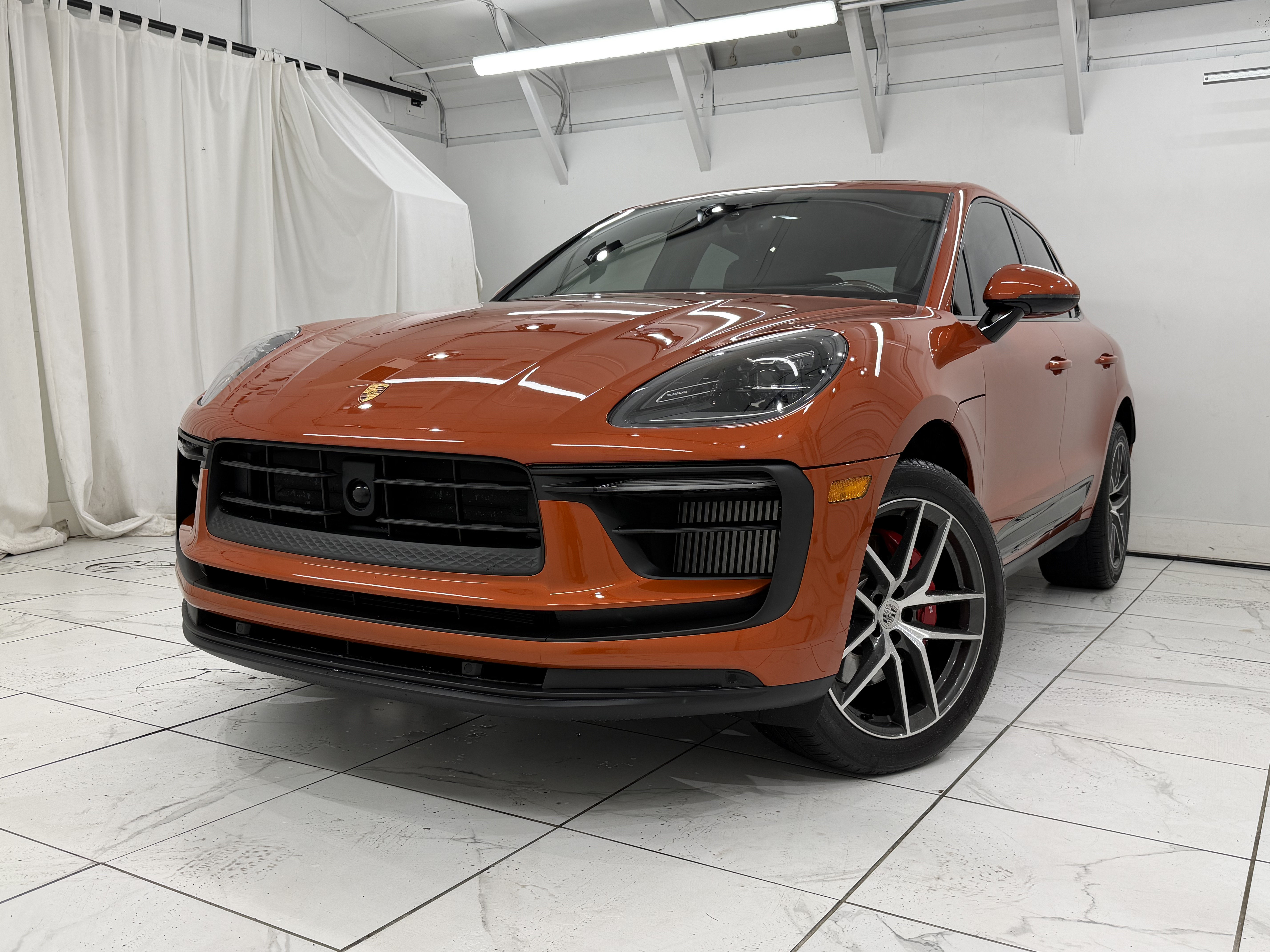 Certified 2024 Porsche Macan S AWD/4WD image 8