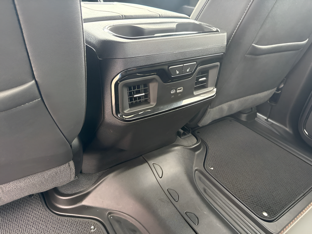 Used 2025 GMC Sierra 2500 AT4 AWD/4WD image 12