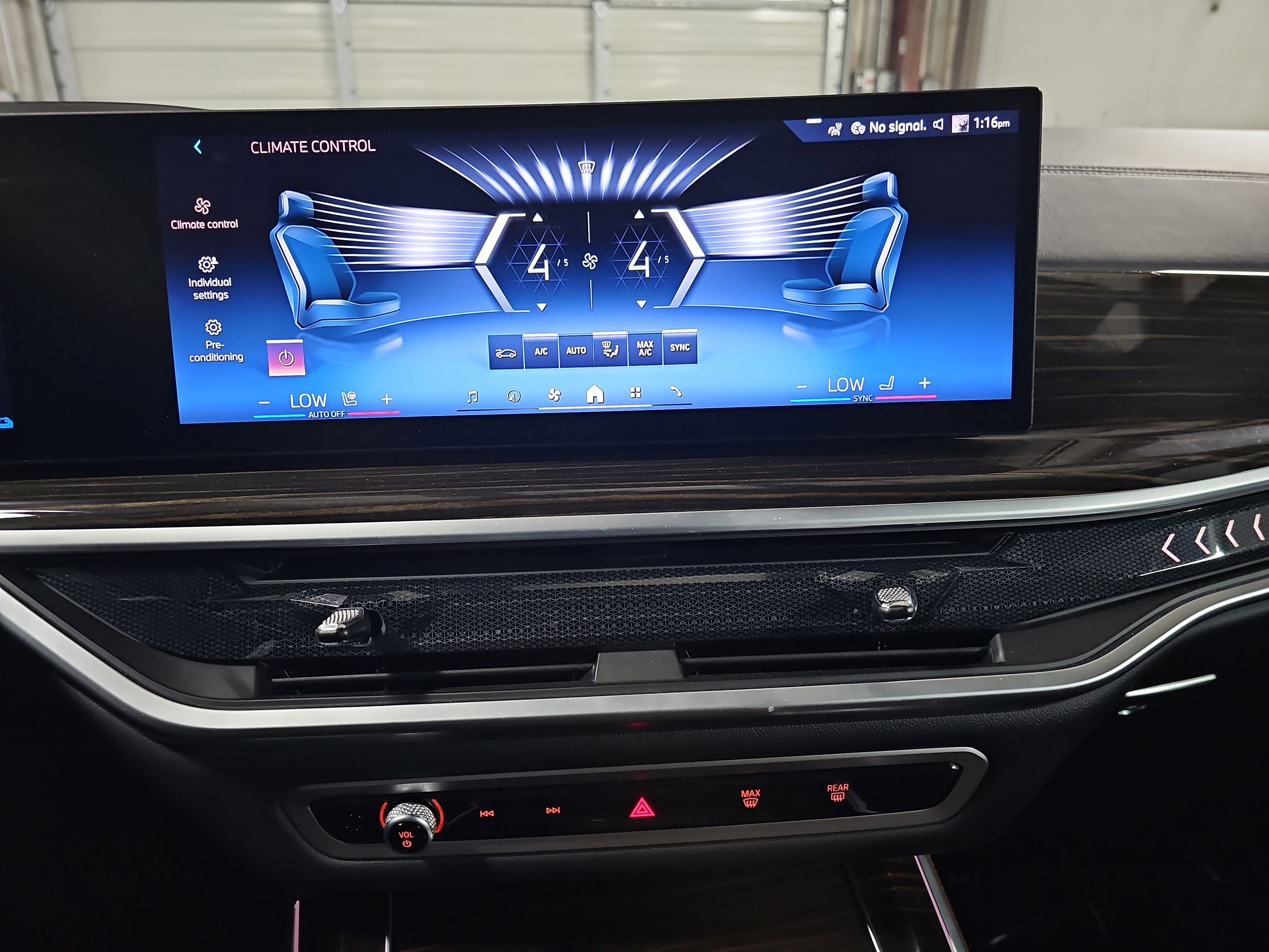 Certified 2024 BMW X5 xDrive50e w/ Premium Package AWD/4WD image 22