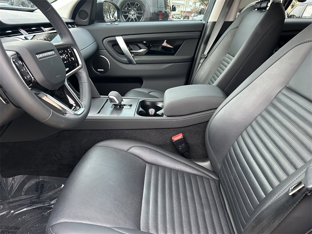 Used 2024 Land Rover Discovery Sport S image 12