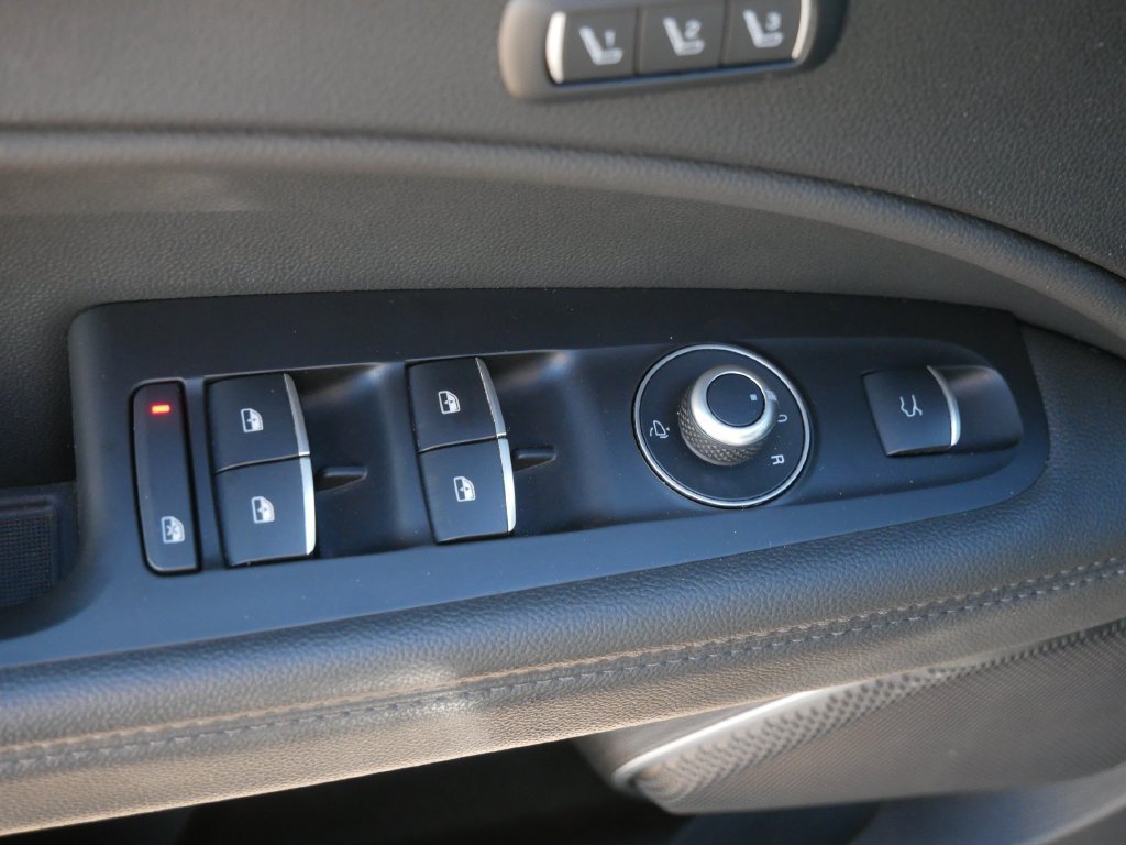 Used 2023 Alfa Romeo Stelvio Ti AWD/4WD image 19
