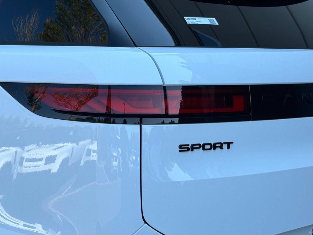 New 2026 Land Rover Range Rover Sport Dynamic SE AWD/4WD image 32