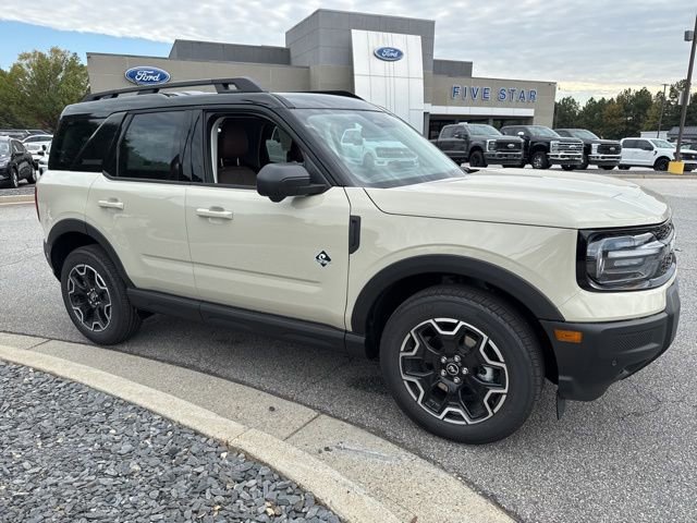 New 2025 Ford Bronco Sport Outer Banks w/ Outer Banks Tech Package+ AWD/4WD image 2