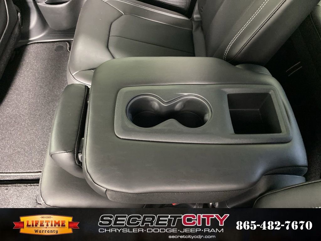 New 2026 Chrysler Pacifica Select image 31