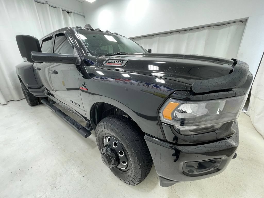 Used 2022 RAM 3500 Big Horn w/ Night Edition AWD/4WD image 3