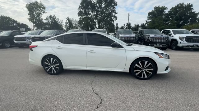 Used 2021 Nissan Altima 2.5 SR FWD image 2