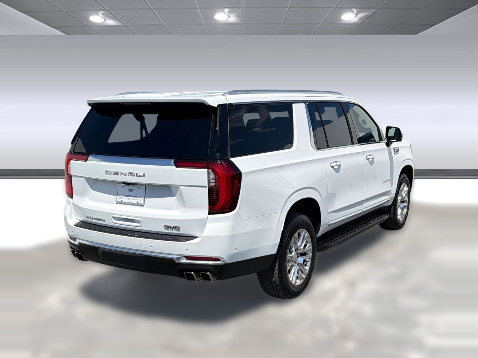 Used 2025 GMC Yukon XL Denali AWD/4WD image 8