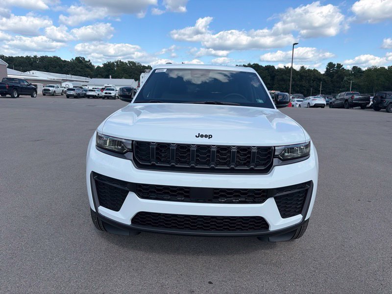 New 2026 Jeep Grand Cherokee Altitude AWD/4WD image 11