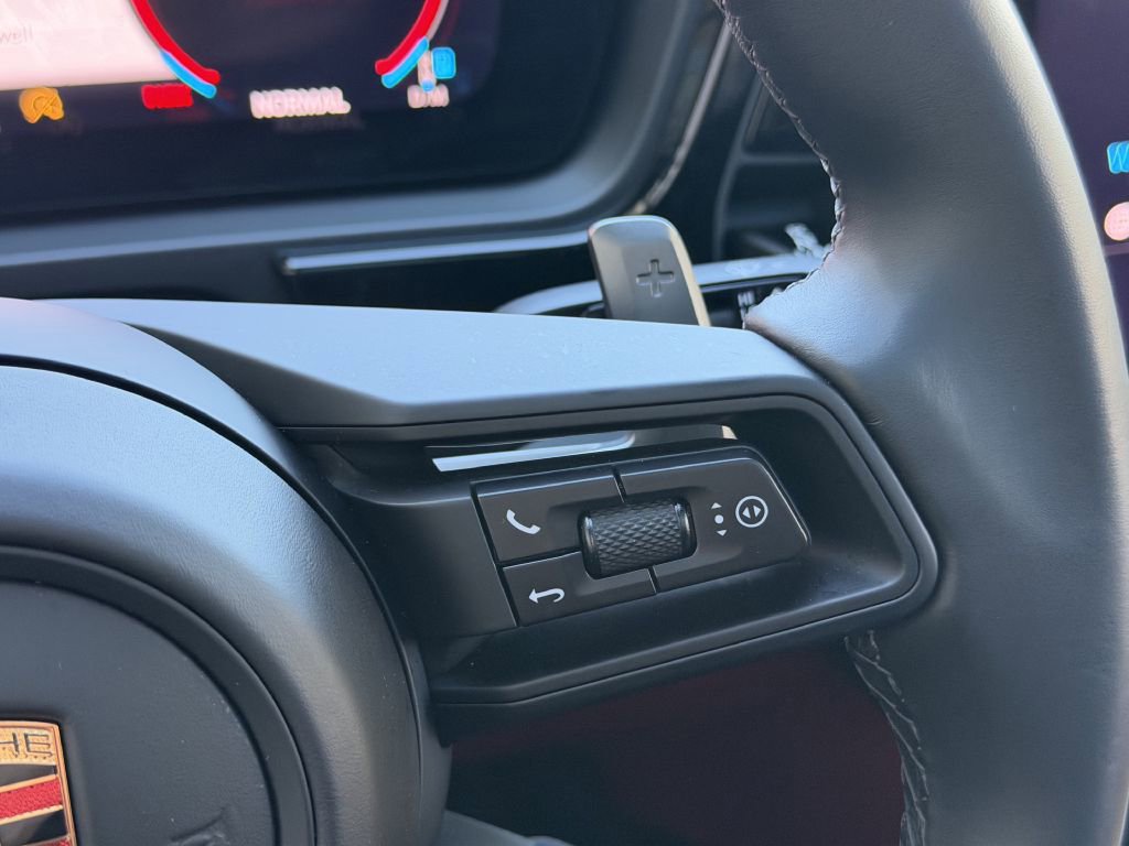 Used 2024 Porsche Cayenne Coupe image 36