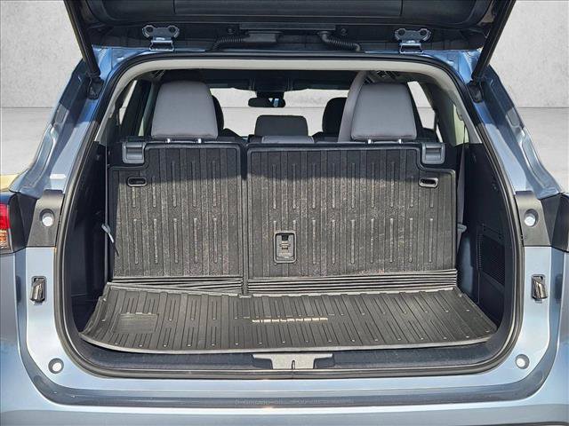 Used 2022 Toyota Highlander LE AWD/4WD image 6