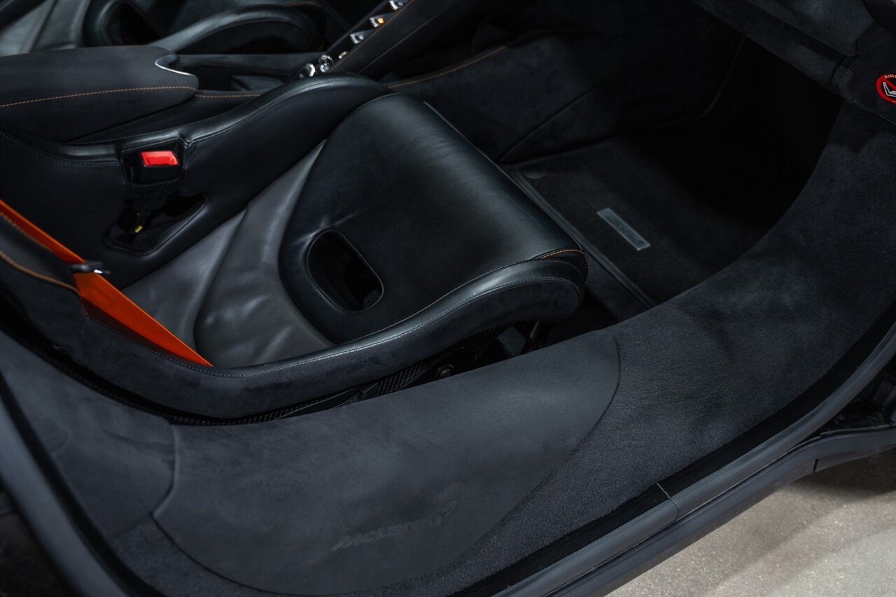 Used 2019 McLaren 720S Performance RWD image 29