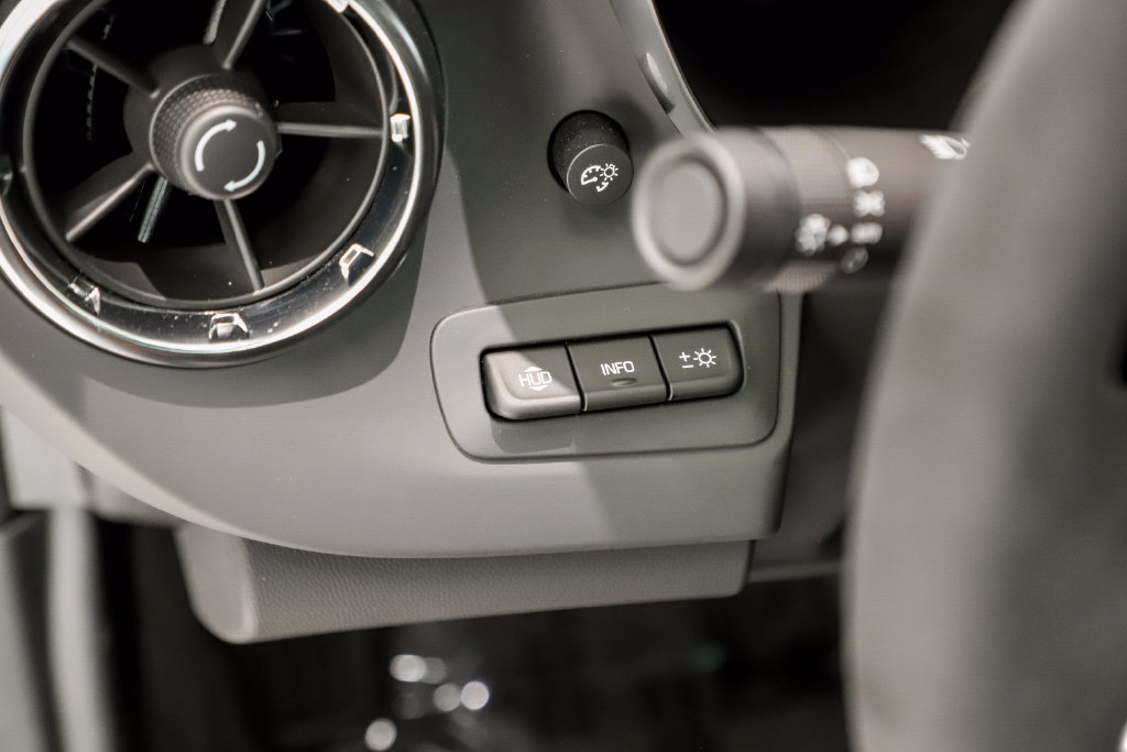 Used 2023 Chevrolet Camaro ZL1 RWD image 38