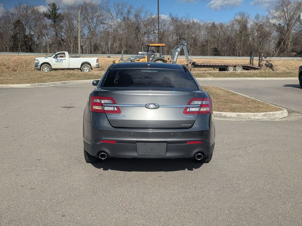 Used 2018 Ford Taurus SEL image 4