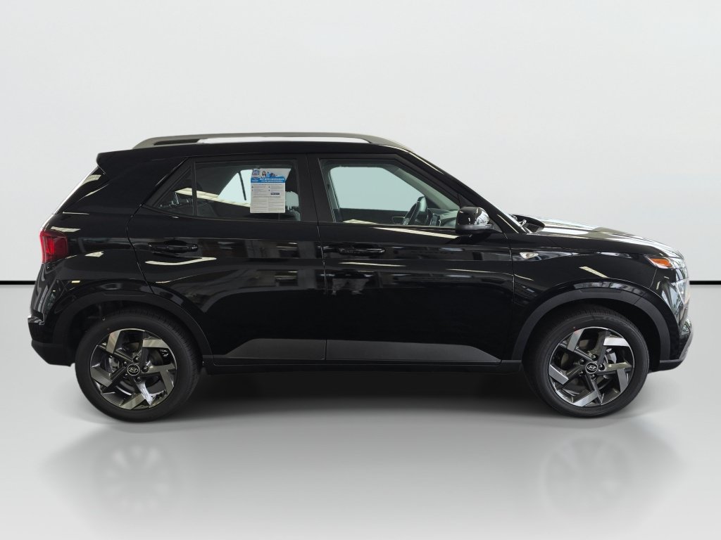 New 2026 Hyundai Venue SEL FWD image 2
