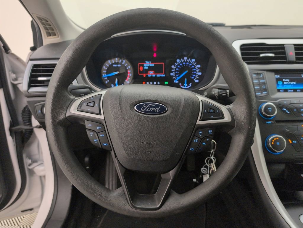 Used 2016 Ford Fusion SE FWD image 34