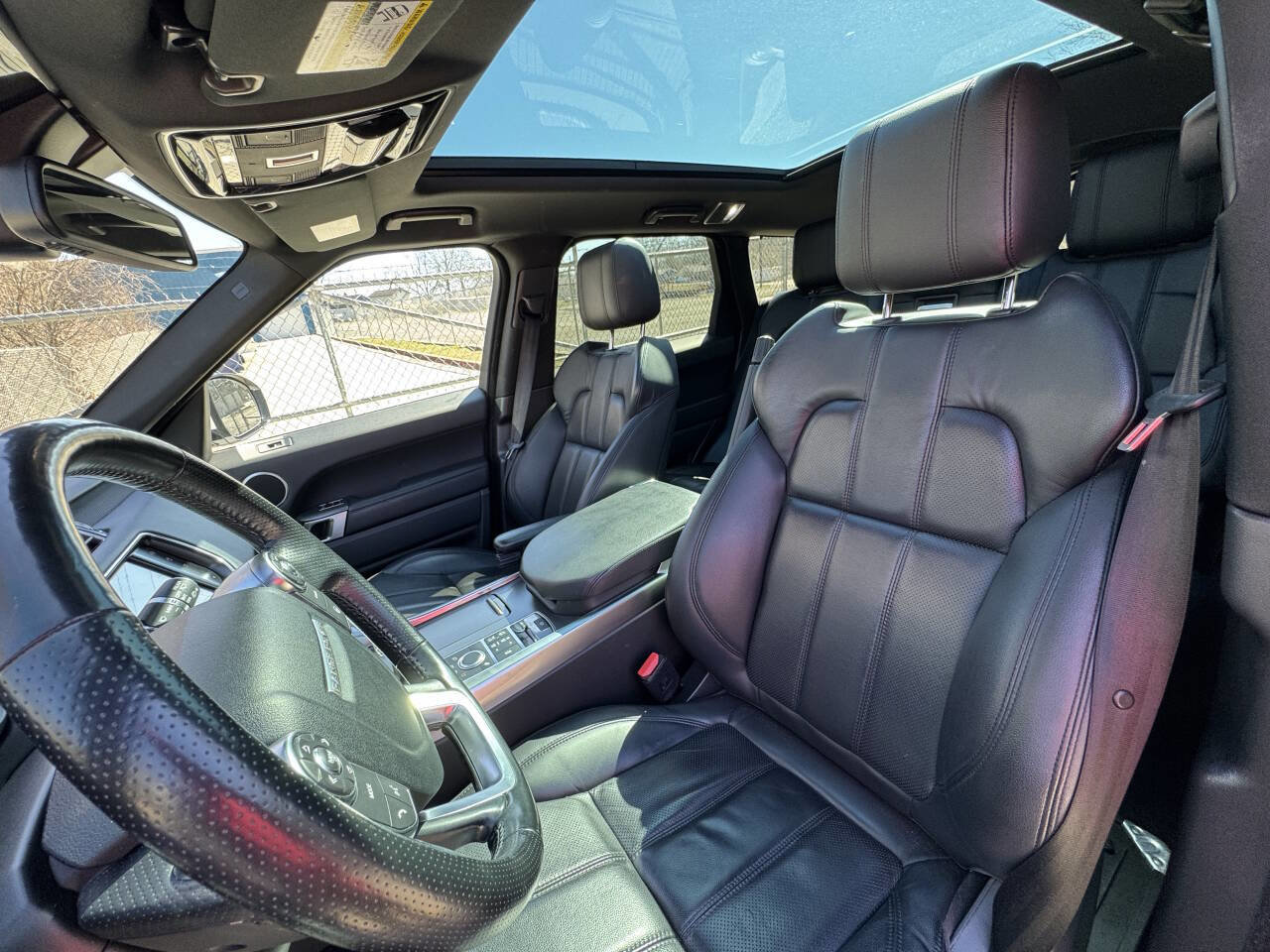 Used 2016 Land Rover Range Rover Sport SE image 12