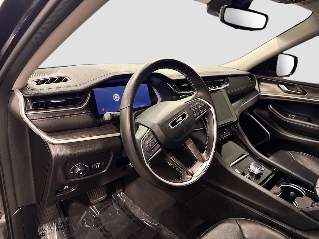 Used 2022 Jeep Grand Cherokee L Limited AWD/4WD image 9