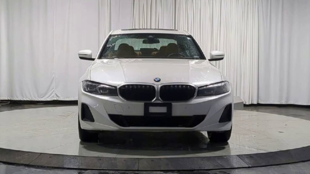 Used 2024 BMW 330i xDrive Sedan w/ Convenience Package image 3