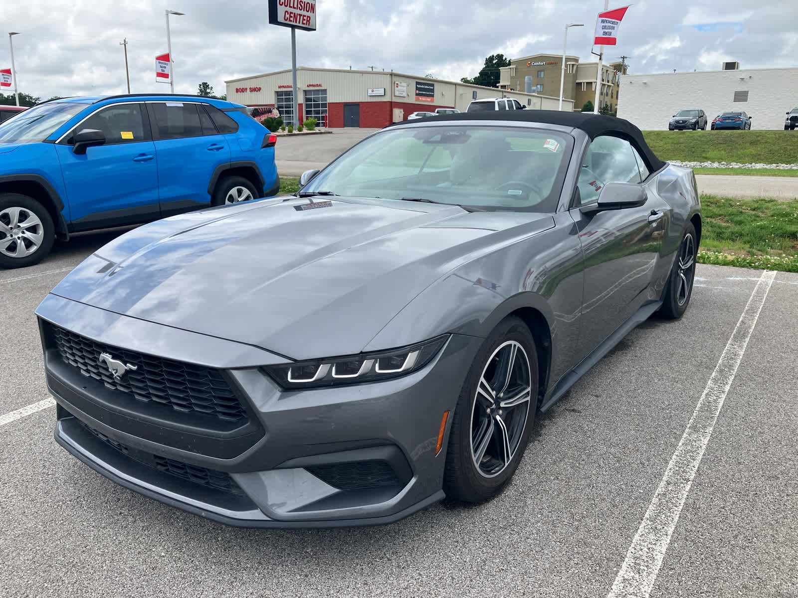 Used 2024 Ford Mustang Premium RWD image 3