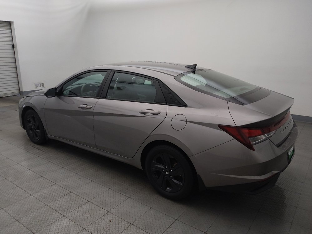 Used 2023 Hyundai Elantra SEL FWD image 3