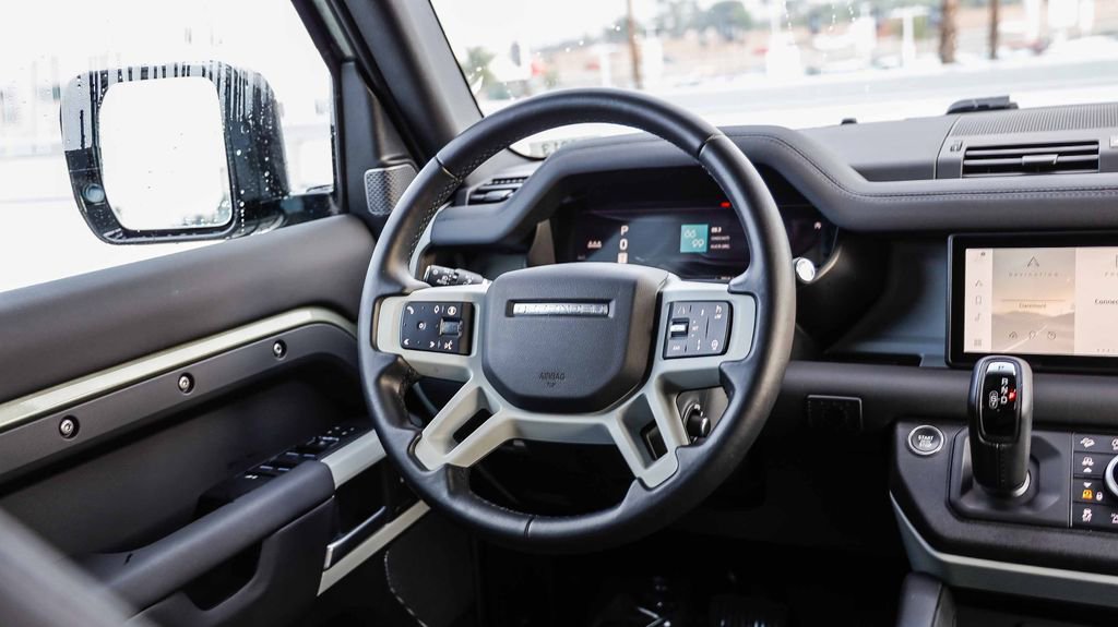 Used 2024 Land Rover Defender 110 S image 18