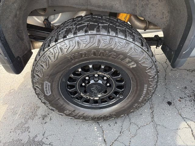 Certified 2024 GMC Sierra 2500 AT4X w/ AT4X AEV Edition AWD/4WD image 8