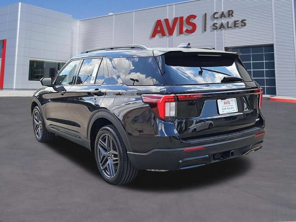 Used 2025 Ford Explorer ST-Line w/ ST-Line Street Pack AWD/4WD image 9
